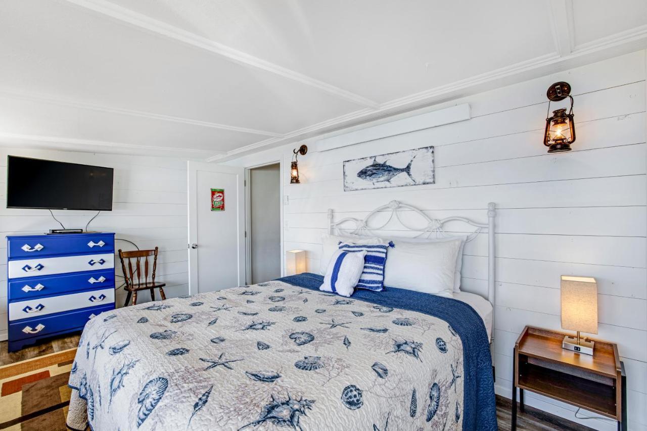 Fisherman'S Dream Boat House Garibaldi Exterior foto